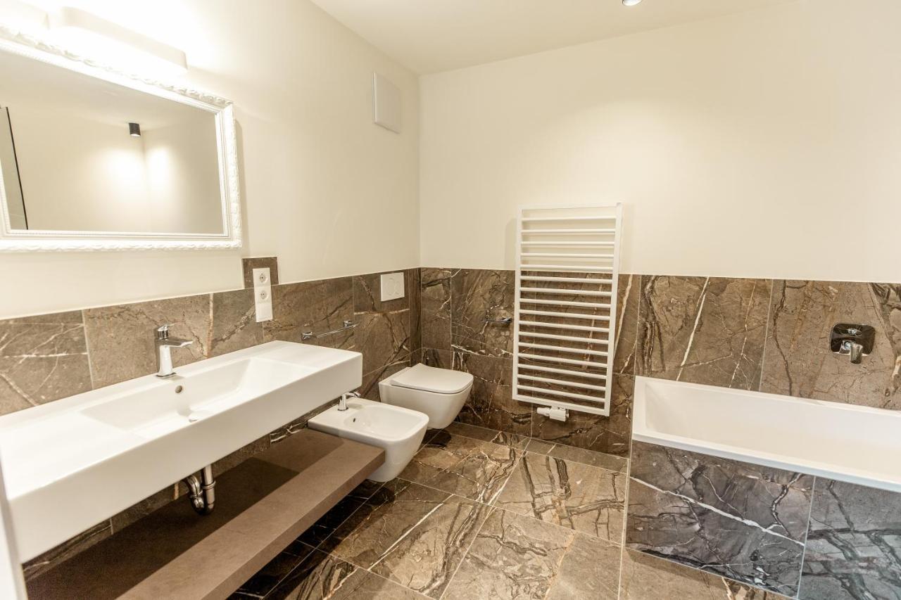 Апартаменти Tyrol Living & Cafe Нова-Леванте Екстер'єр фото