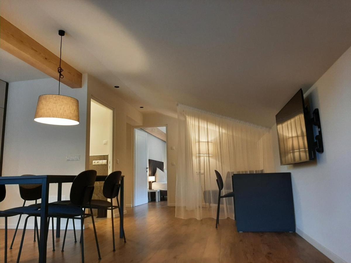 Апартаменти Tyrol Living & Cafe Нова-Леванте Екстер'єр фото